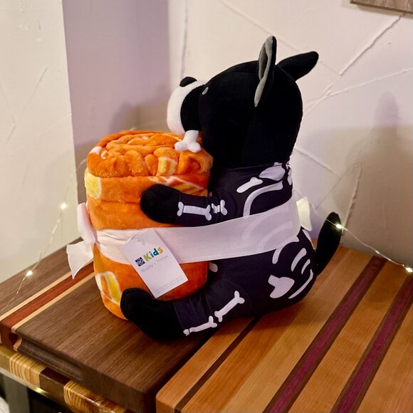 Adorable Kid's Halloween Skeleton Buddy and Throw! NWT - Picture 6 of 9